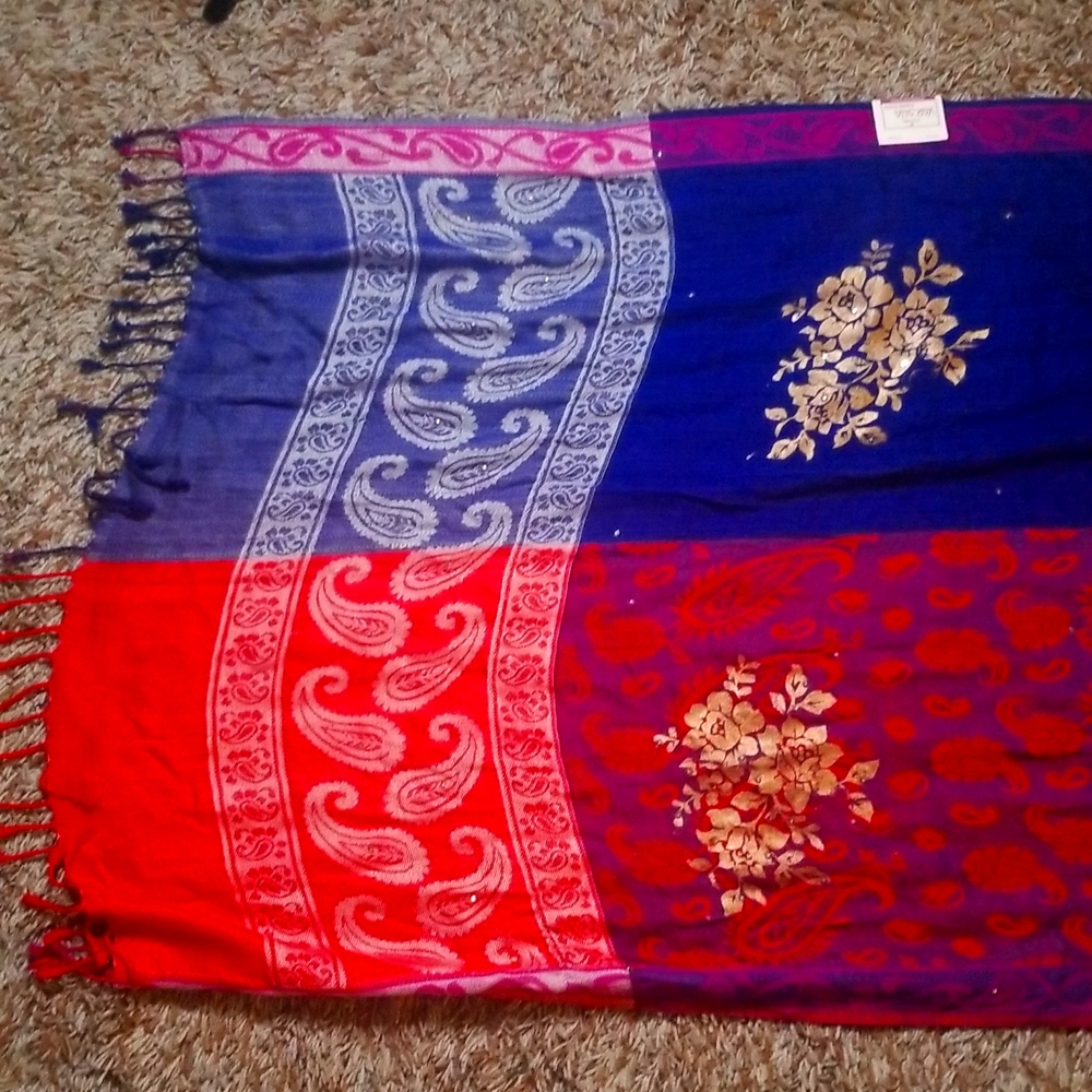 10S8.  Shraddha Cloth Market scarf